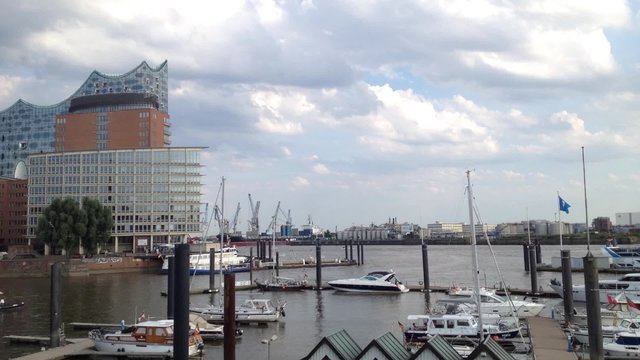 Hamburg im Zeitraffer. Elbphilharmonie/Hafen