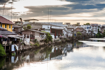 Fototapeta na wymiar Picture old buildings on Chanthaburi river and cloud in Chanthab