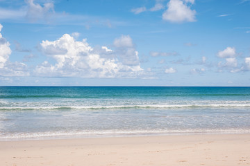 Fototapeta na wymiar Beach and blue sea