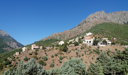 Fototapeta na wymiar Village de l'Asco