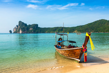 Fototapeta na wymiar Thai traditional boats on Phi-Phi Islands,Thailand