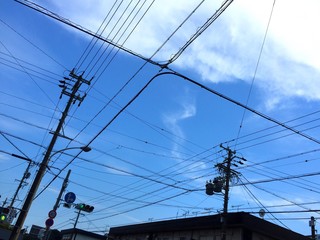 夏空と交差点