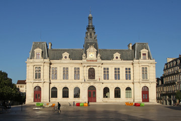 Fototapeta na wymiar Mairie de Poitiers