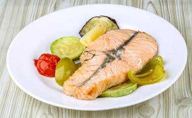 Salmon with grilled vegetables