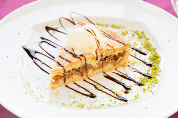 Apple tart with walnut and cinnamon