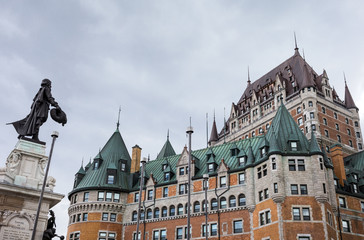 Obraz premium Canada, Quebec, Quebec city, the Frontenac castle seen from the Governors promenade
