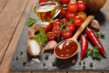 Tomato sauce and spices