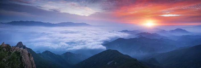 Foto op Canvas Mist en wolkenberg bij zonsopgang © Li Ding