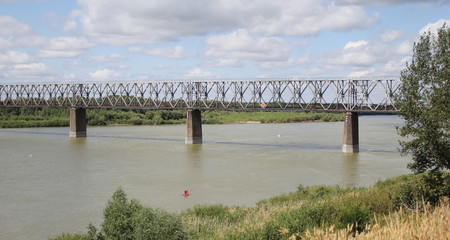 Летом, у железнодорожного моста...(Павлодар, Казахстан) © Abakumov