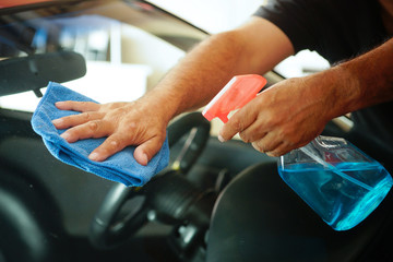 Cleaning car windows - 88697067