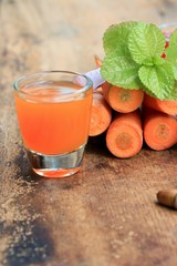 mix fresh beetroot and carrot juice