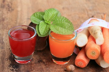 mix fresh beetroot and carrot juice