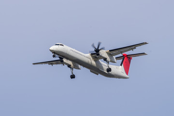 Bonbardier DHC-8-400 