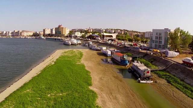 Artificial island created on the Danube as a result of the extreme drought