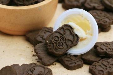 mini chocolate cookies