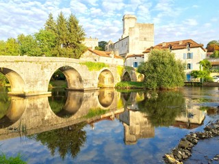 chateau et pont de Bourdeilles