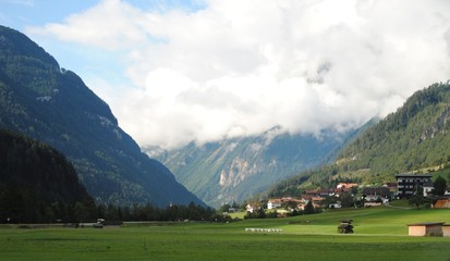 Fototapeta na wymiar Gebirgslandschaft der Alpen