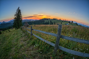 Fototapeta na wymiar beautiful sunset in the Carpathian mountains