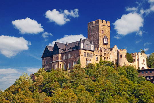 Burg Lahneck &uuml;ber der Lahnm&uuml;ndung bei Lahnstein