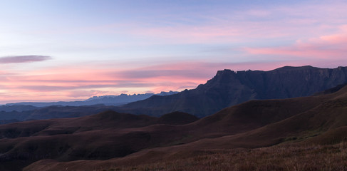 Fototapeta na wymiar Colourful drakensberg winter sunrise