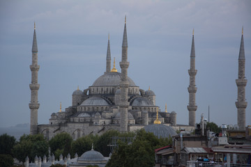 Fototapeta na wymiar The Bue Mosque, evening in Istanbul, Turkey