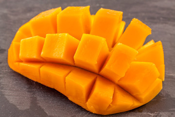  tranche de mangue sur ardoise 