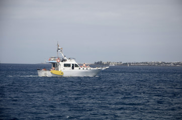 Fototapeta na wymiar Ferry entre Fuerteventura et Lanzarote