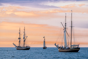 Fototapeta na wymiar Segelschiffe auf der Hansesail