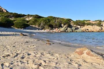 Fototapeta na wymiar spiaggia vuota