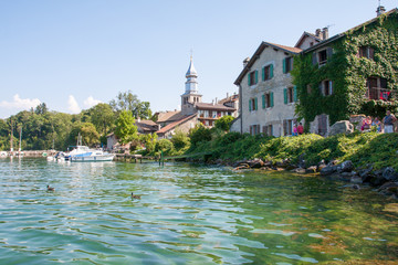 Fototapeta premium Yvoire sur les bords du Lac léman