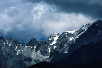 rolling mountains in cloud and mist