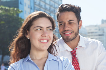 Modernes Businessteam in der Stadt