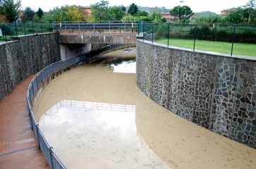 disastro idrogeolico,strada allagata sottopassaggio invaso dall'acqua