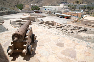 Fototapeta na wymiar Canon in Nizwa fort, Oman