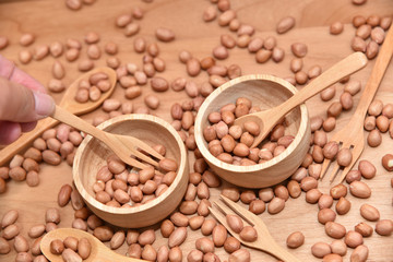 Peanuts used to make snack and foods or cook and have health benefits 