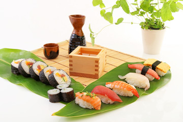 美味しそうなお寿司とお酒