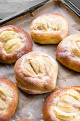 homemade yeast cakes