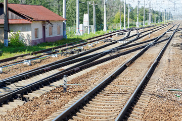 Fototapeta na wymiar railway and traffic lights at the station