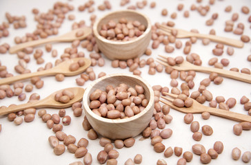 Peanuts used to make snack and foods or cook and have health benefits 