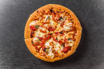 ピッツア　マルゲリータ Pizza Margherita Basilico