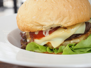 Hamburgers with pork and cheese