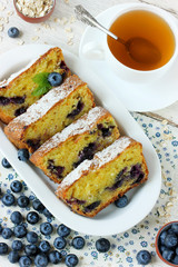Dietary cakes with oat flakes, cheese and blueberries
