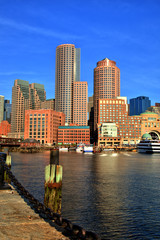 Obraz premium Boston Skyline with Financial District and Boston Harbor at Sunrise