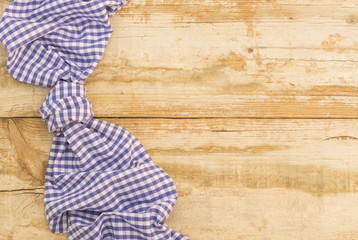 Karo Stoff Blau Kariert Tischdecke auf Holzuntergrund