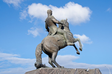 Fototapeta na wymiar ORYOL, RUSSIA - November 02, 2014: Monument to General Alexey Er