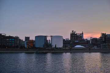 Industriekomplex am Hafen