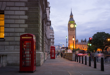Fototapeta na wymiar Big Ben and Westminster abbey in London, England
