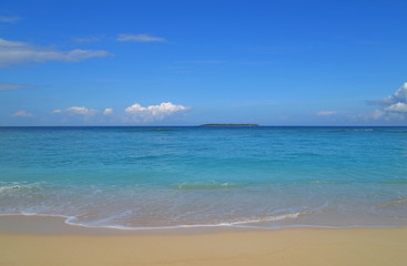 Fototapeta na wymiar 沖縄のビーチ/南国リゾート沖縄