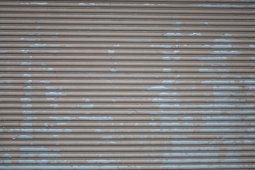 Hintergrund – runter gekommenes Wellblech Tor