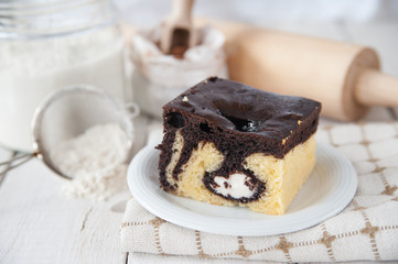 Delicious pound cake with cream